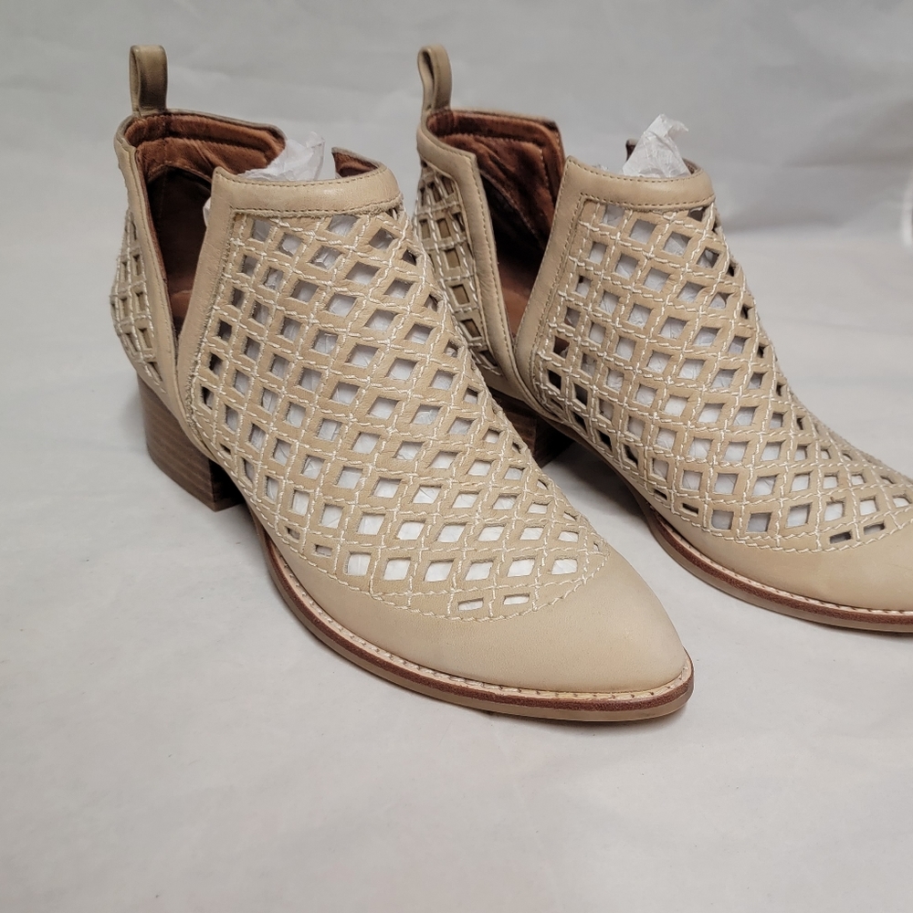 Jeffrey Campbell Taggart bootie 8.5